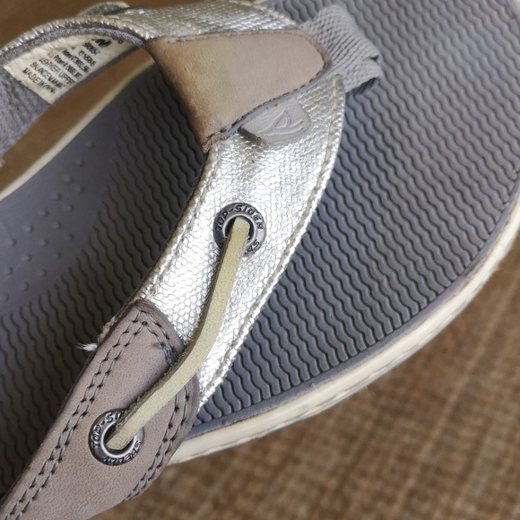 3 for $30 Sperry leather flip flops - Picture 5 of 8